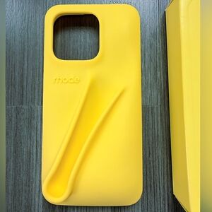 NWT *SOLD OUT* RHODE LEMONTINI PHONE CASE LIP GLOSS HOLDER IPHONE 15 PRO YELLOW